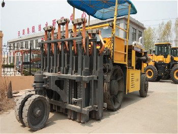 昆明多錘頭路面破碎機(jī)價(jià)格解析及水泥混凝土路面破碎機(jī)選購指南